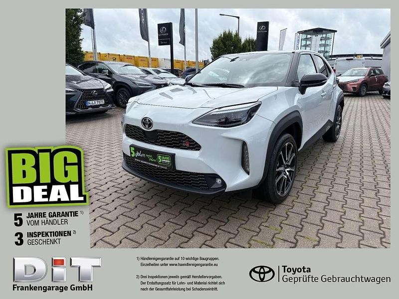 Ash grey metallic Gebraucht 2023 Toyota Yaris Cross Sport SUV | 26.590 € (Fairer Preis) - Bild 1/4