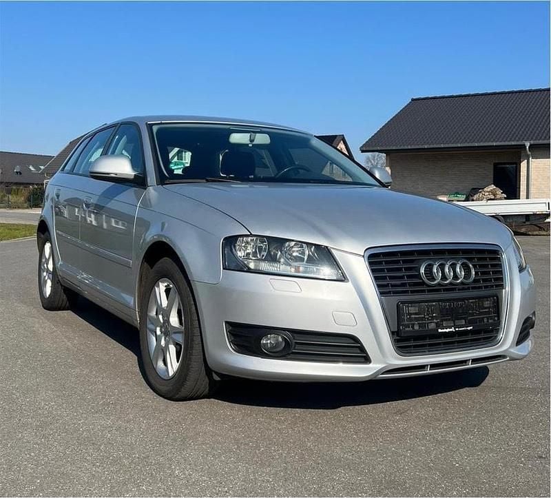 Gebraucht Audi A3 Sportback 140 PS (102 kW) 2010 Silber Kleinwagen