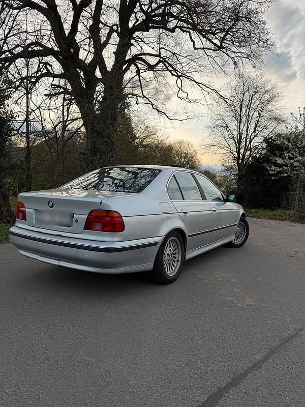 Gebraucht BMW 520 Basis 150 PS (110 kW) 2000 Silber Limousine