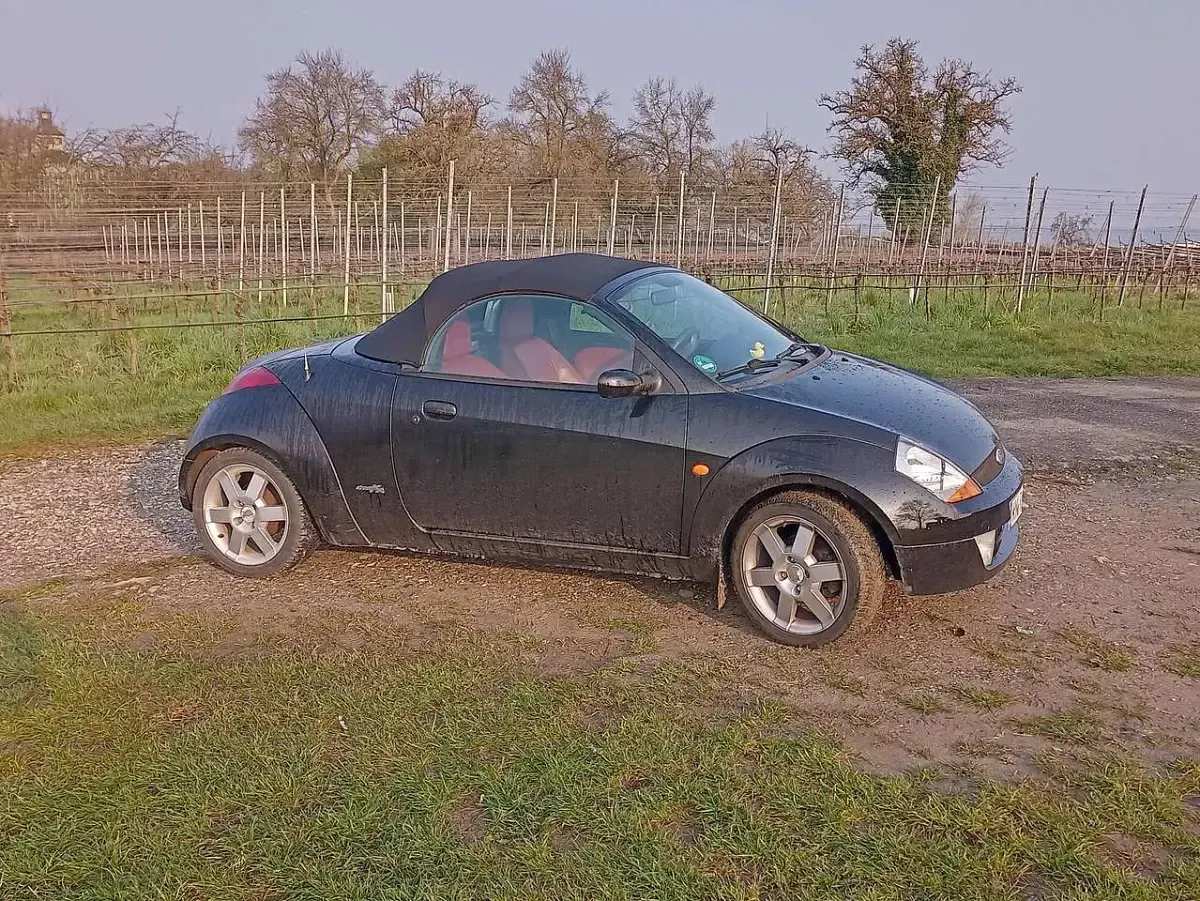 Gebraucht Ford StreetKa 95 PS (69 kW) 2004 Schwarz Cabrio