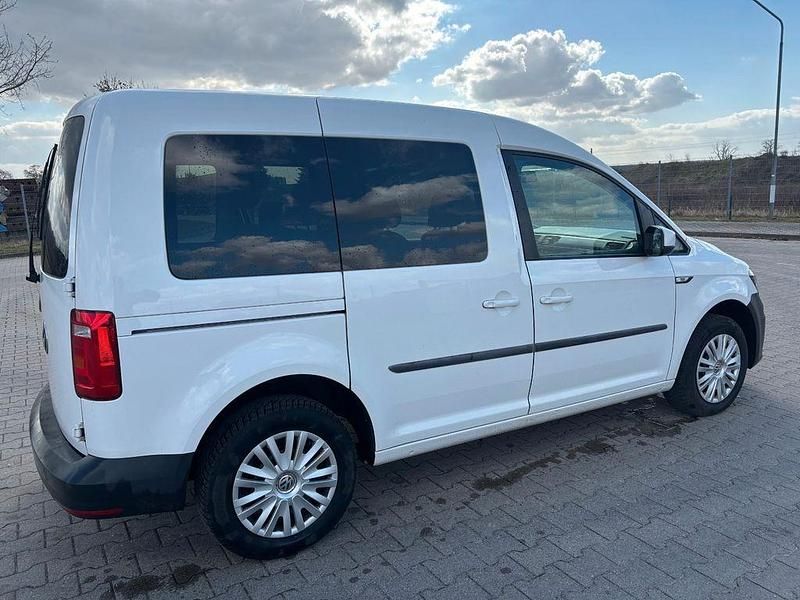 Gebraucht VW Caddy Trendline 102 PS (75 kW) 2017 Weiß Van / Kleinbus