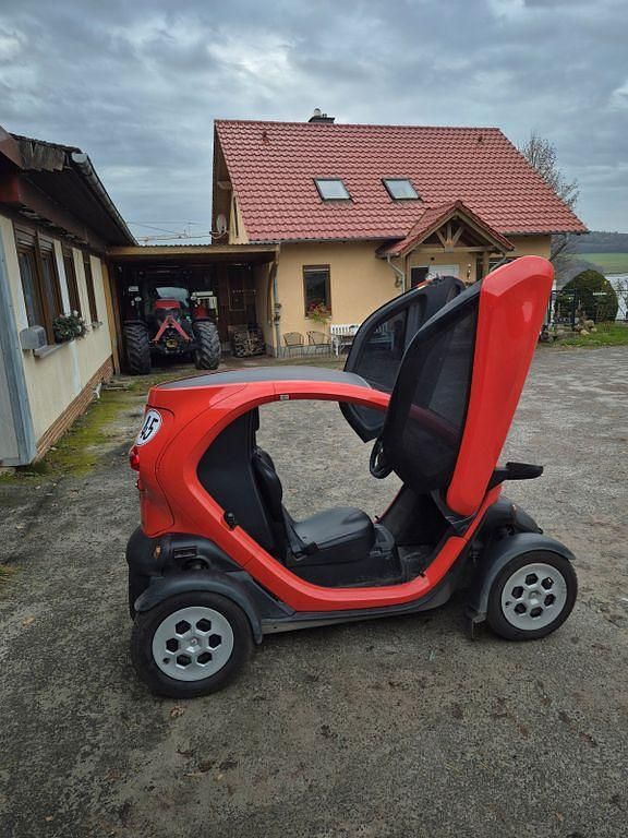 Orange Gebraucht 2018 Renault Twizy Kleinwagen | 4.450 € - Bild 1/4