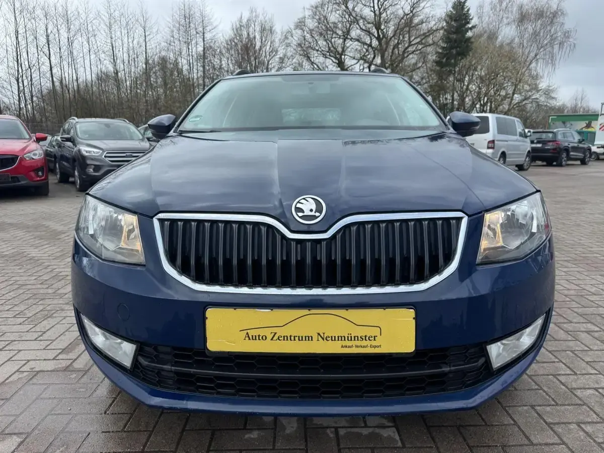 Używany Skoda Octavia Ambition 110 KM (80 kW) 2015 Niebieski Hatchback