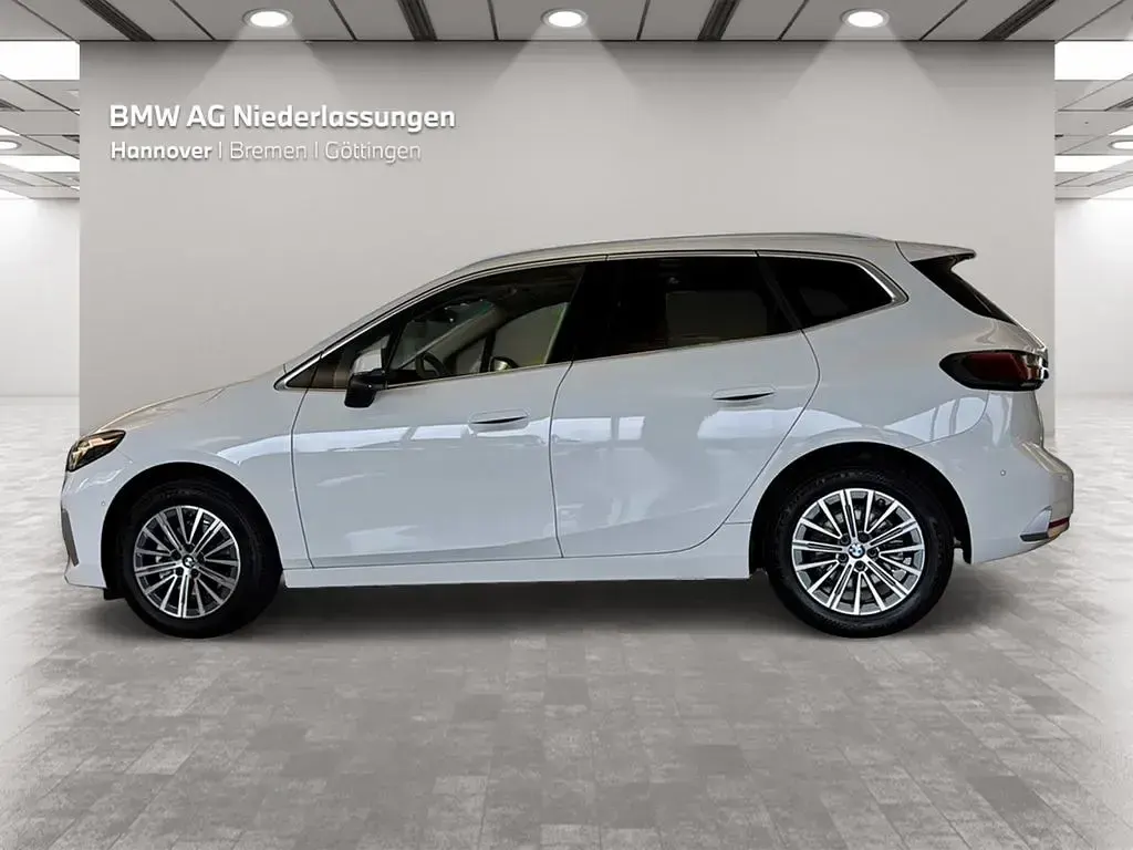 Gebraucht BMW 220 Active Tourer Comfort Edition 156 PS (114 kW) 2025 Weiß Van / Kleinbus