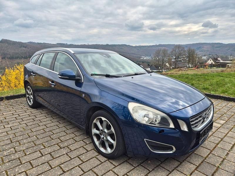 Gebraucht Volvo V60 Ocean Race 114 PS (83 kW) 2012 Blau Kombi
