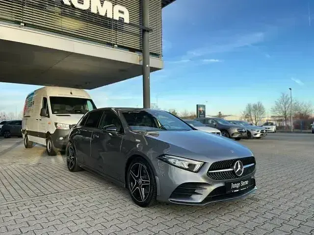 Gebraucht Mercedes A200 Premium Plus 150 PS (110 kW) 2019 lack mountaingrau Limousine