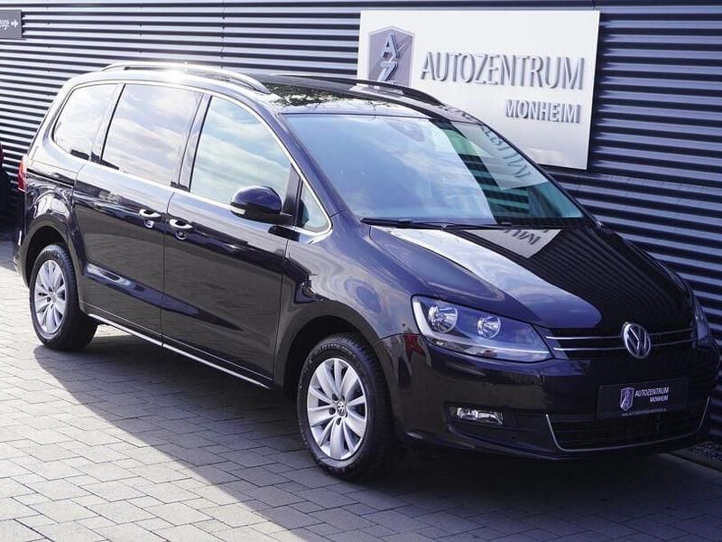 Gebraucht VW Sharan 150 PS (110 kW) 2020 Deep black perleffekt metallic Van / Kleinbus