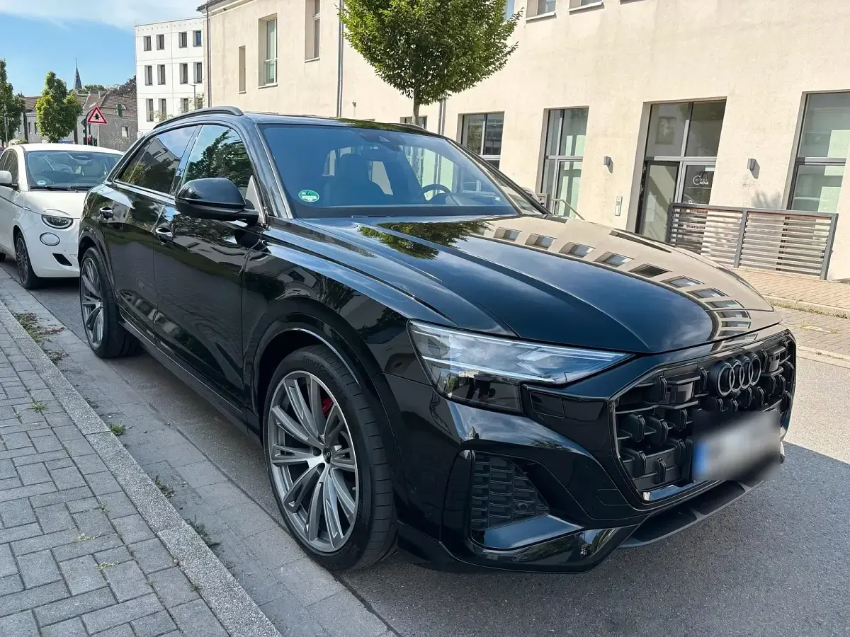 Gebraucht Audi Q8 S-Line 286 PS (210 kW) 2024 Schwarz SUV