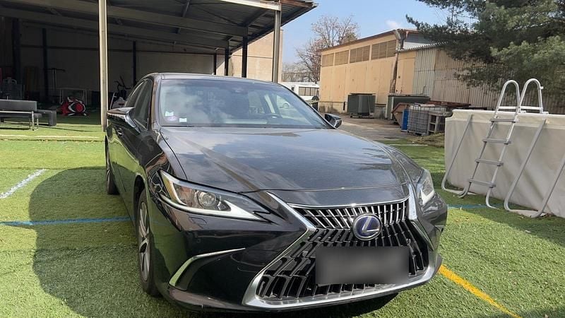 Gebraucht Lexus ES300H 178 PS (130 kW) 2020 Schwarz Limousine