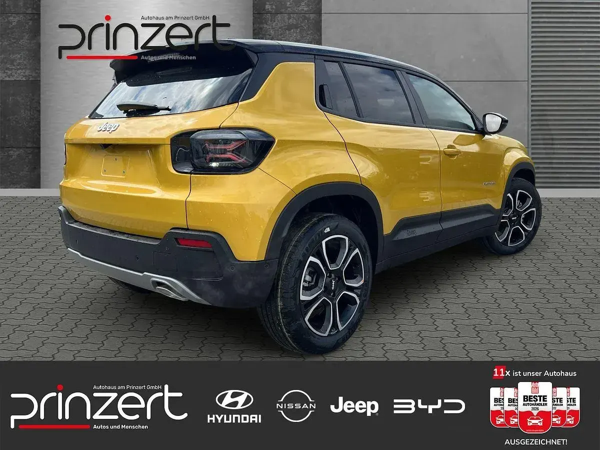 Neu Jeep Avenger Summit 110 PS (80 kW) 2026 Stone grey SUV