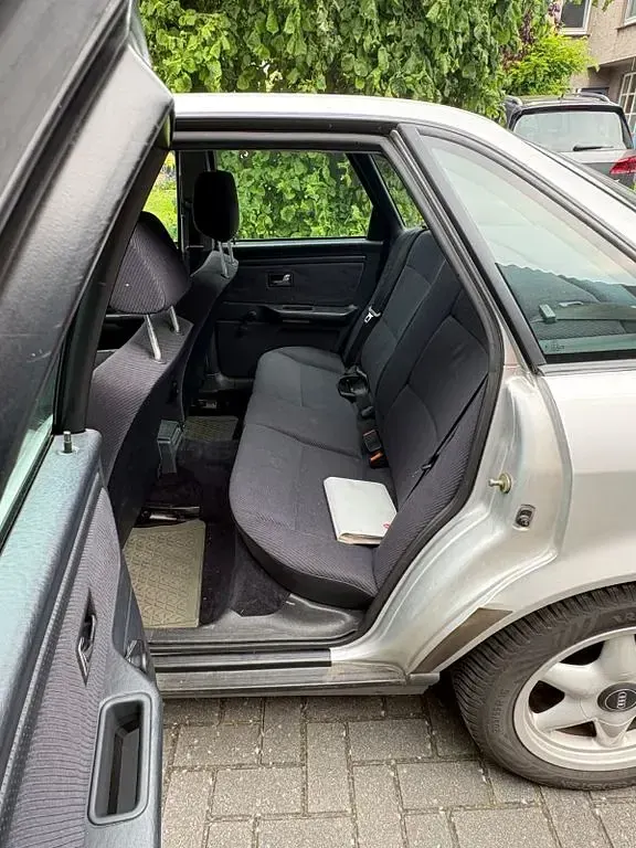 Gebraucht Audi 80 90 PS (66 kW) 1994 Silber Kombi