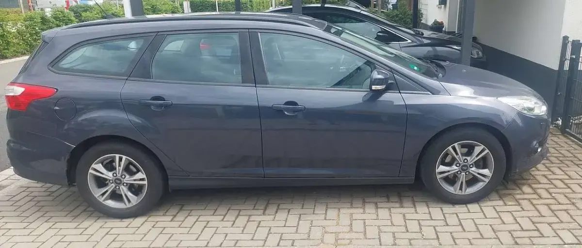 Gebraucht Ford Focus Titanium 116 PS (85 kW) 2012 Blau Kombi