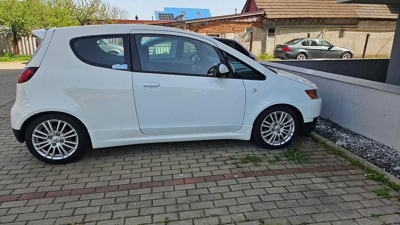 Gebraucht Mitsubishi Colt 150 PS (110 kW) 2009 Weiß Kleinwagen