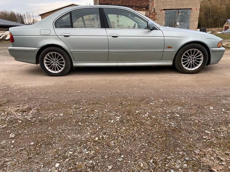 Gebraucht BMW 525 163 PS (119 kW) 2002 Silber Limousine