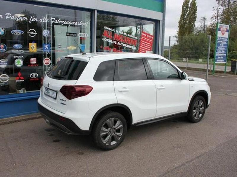 Gebraucht Suzuki Vitara Comfort 129 PS (94 kW) 2022 Weiß SUV