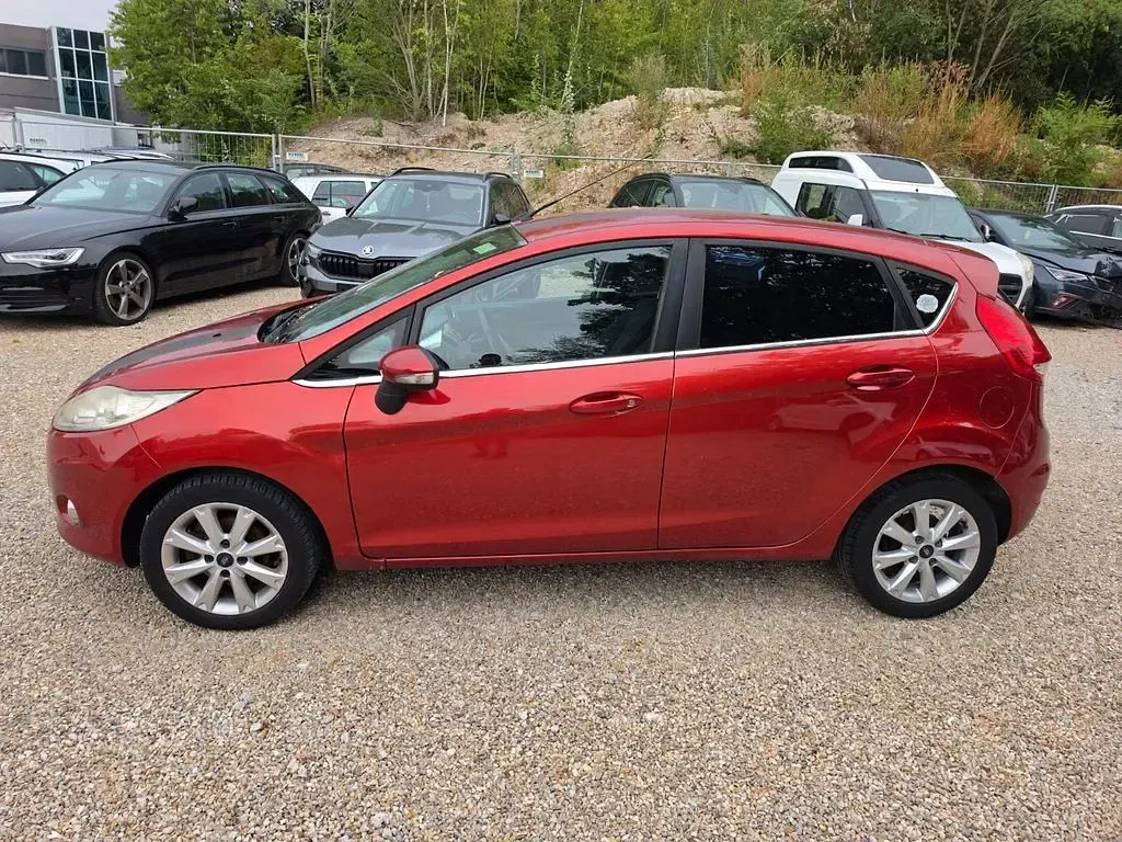Gebraucht Ford Fiesta Ghia 82 PS (60 kW) 2008 Rot Kleinwagen