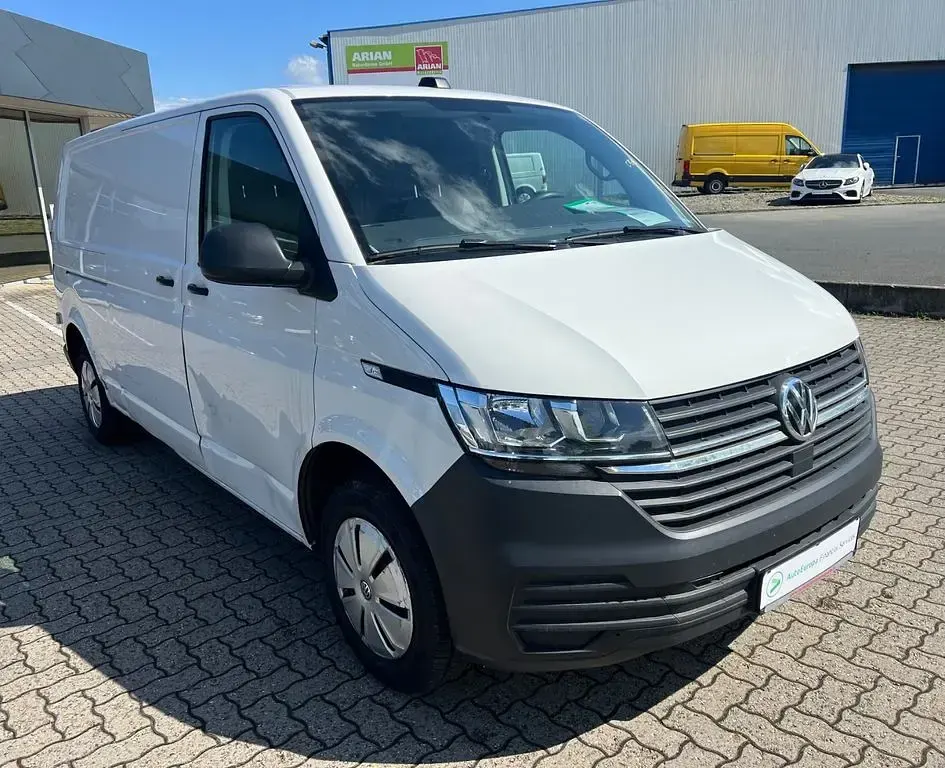 Gebraucht VW Transporter 110 PS (80 kW) 2023 Candyweiss Van