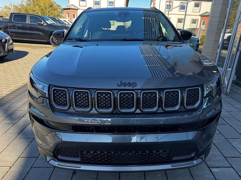Gebraucht Jeep Compass 131 PS (96 kW) 2023 Grau SUV