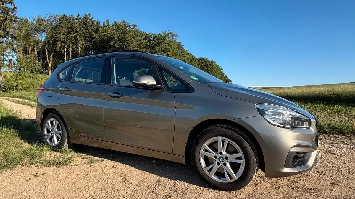 Gebraucht BMW 220 Active Tourer 192 PS (141 kW) 2016 Silber Van / Kleinbus