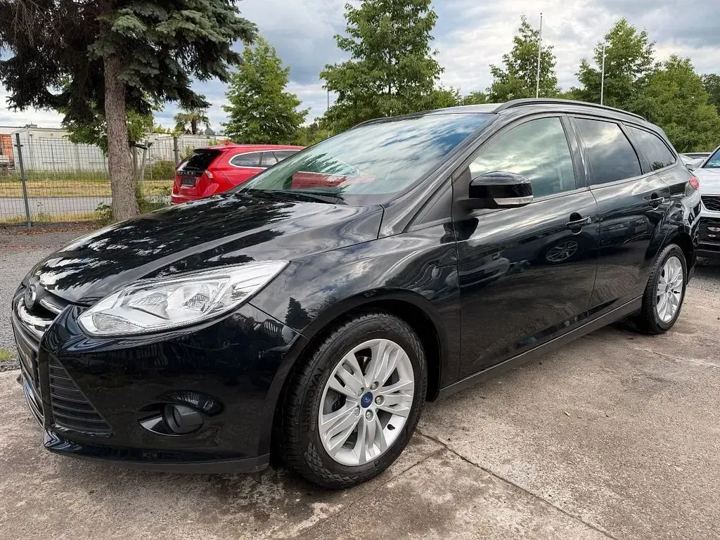 Gebraucht Ford Focus 125 PS (91 kW) 2014 Schwarz Limousine