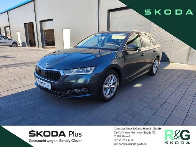 Grau Gebraucht 2021 Skoda Octavia Style Kombi | 21.690 € (Teuer) - Bild 1/4