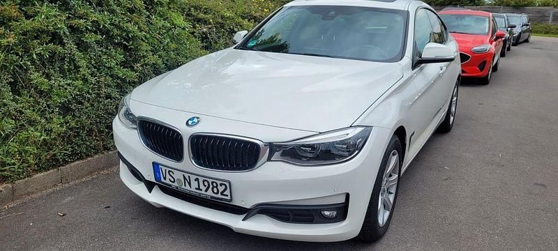 Weiß Gebraucht 2019 BMW 318 Gran Turismo Limousine | 14.499 € (Fairer Preis) - Bild 1/4