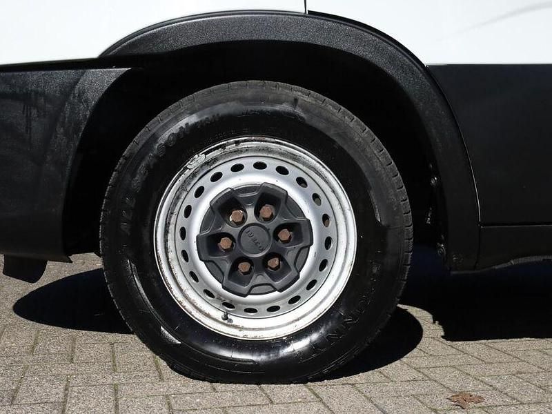 Gebraucht Iveco Daily 155 PS (114 kW) 2023 Weiß ic 194 Limousine