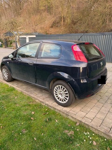 Gebraucht Fiat Punto Active 65 PS (47 kW) 2009 Blau Kleinwagen