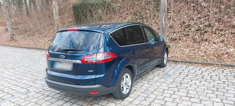Gebraucht Ford S-MAX Titanium 140 PS (102 kW) 2011 Blau Van / Kleinbus