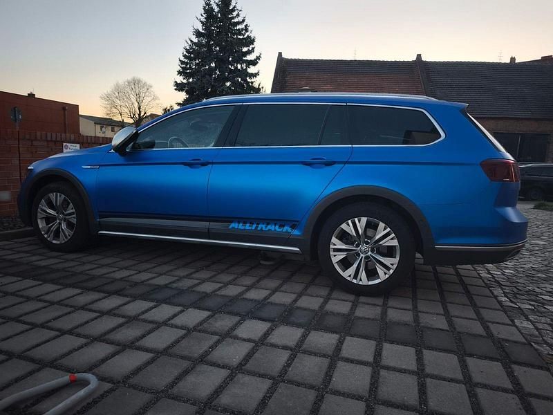 Gebraucht VW Passat Alltrack 190 PS (139 kW) 2020 Blau Kombi