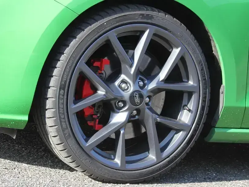 Używany Ford Focus ST 280 KM (205 kW) 2022 Zielony Sedan/Limuzyna