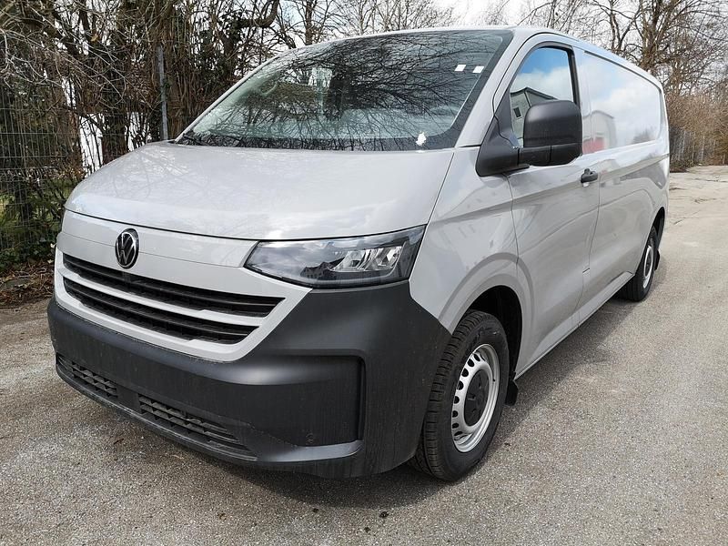 Neu VW T7 100 kW (136 PS) 2026 Stone grey Van