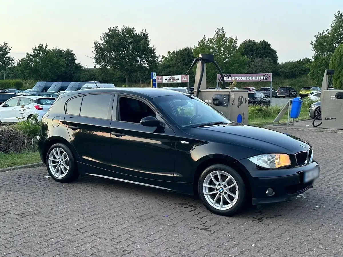 Gebraucht BMW 118 143 PS (105 kW) 2007 Schwarz Kleinwagen