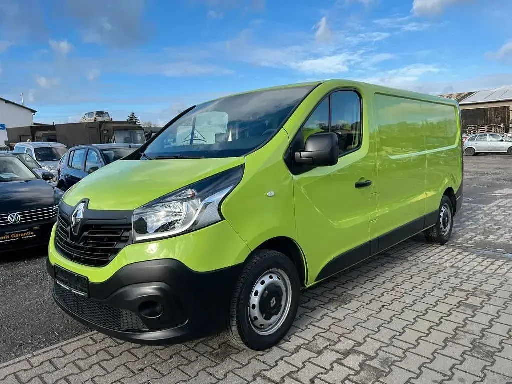 Gebraucht Renault Trafic Komfort 120 PS (88 kW) 2017 Grün Van / Kleinbus