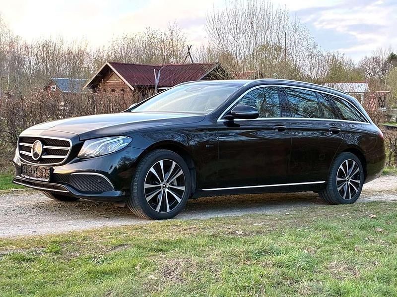 Gebraucht Mercedes E300 306 PS (225 kW) 2019 Schwarz Kombi