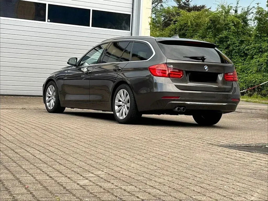 Gebraucht BMW 325 Luxury Line 218 PS (160 kW) 2013 Braun Kombi