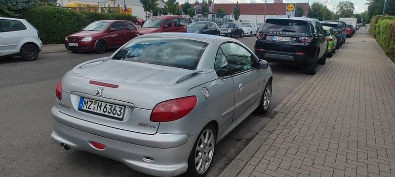 Silber Gebraucht 2004 Peugeot 206 CC Quiksilver Cabrio | 1.800 € (Fairer Preis) - Bild 1/4