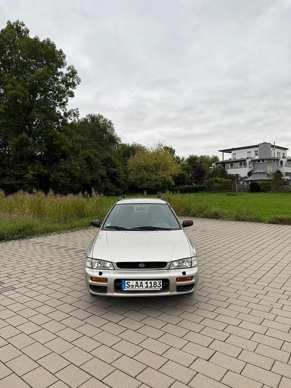 Silber Gebraucht 1998 Subaru Impreza Kombi | 3.680 € - Bild 1/4