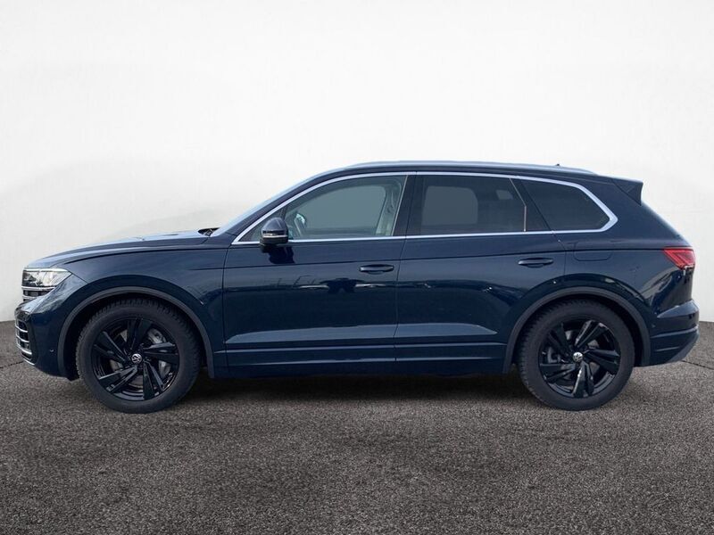 Gebraucht VW Touareg Elegance 381 PS (280 kW) 2023 Meloe blue kristalleffekt SUV