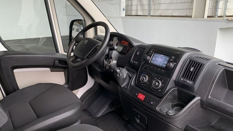 Gebraucht Peugeot Boxer 131 PS (96 kW) 2019 Weiss / schneeweiss / uni Van