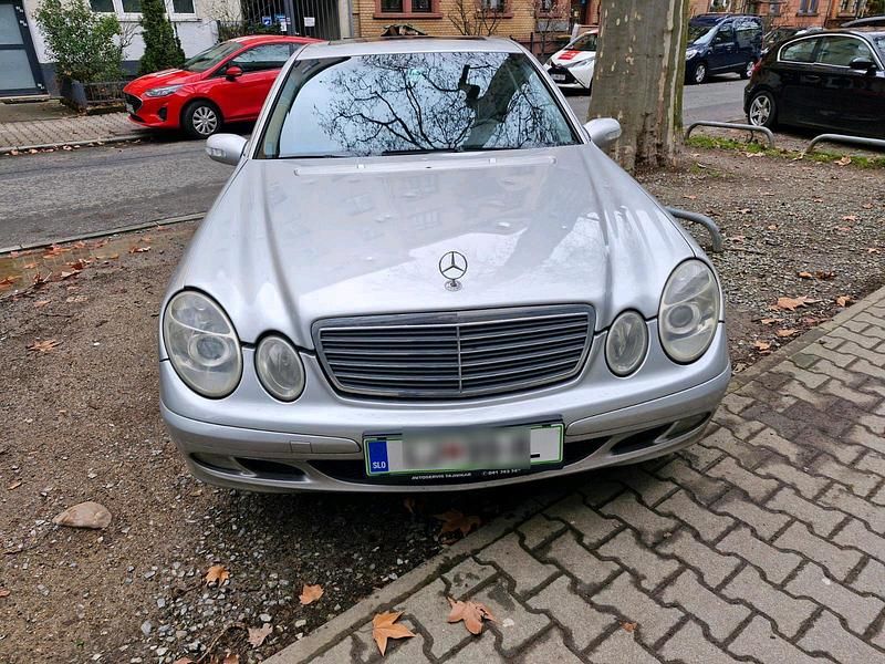 Gebraucht Mercedes E200 122 PS (89 kW) 2004 Silber Limousine