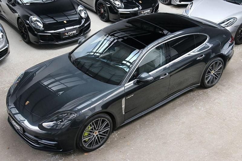 Grau Gebraucht 2017 Porsche Panamera 4 Executive Limousine | 56.490 € (Fairer Preis) - Bild 1/4