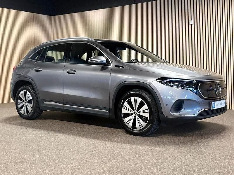 Gebraucht Mercedes EQA250 Progressive 139 kW (190 PS) 2022 Grau SUV