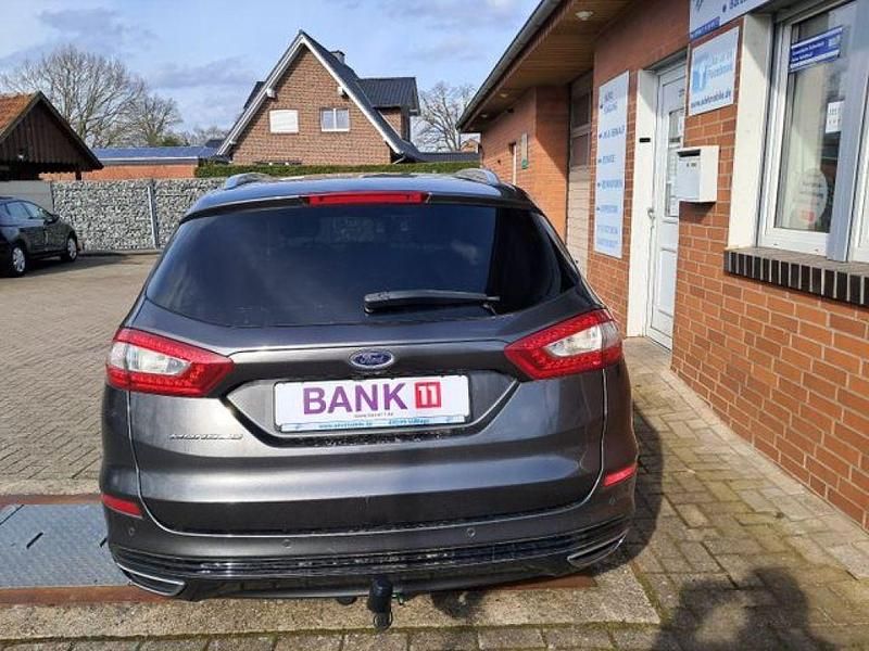 Gebraucht Ford Mondeo Titanium 179 PS (131 kW) 2015 Grau Kombi
