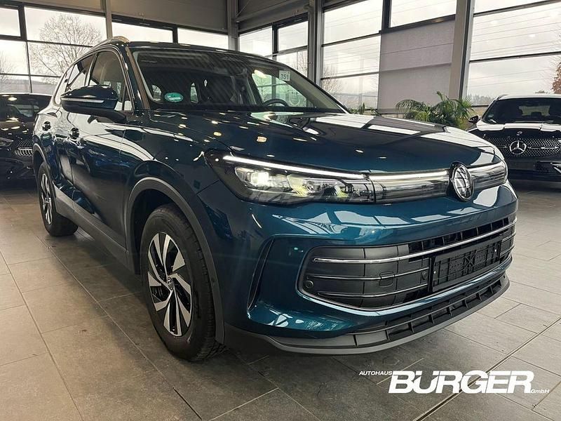Gebraucht VW Tiguan 150 PS (110 kW) 2025 Blau SUV