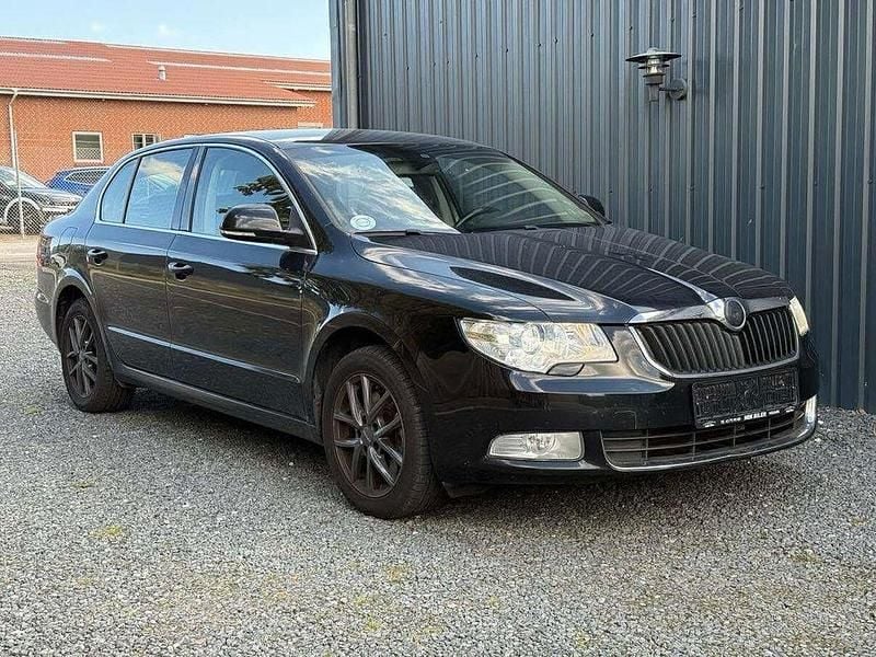 Schwarz Gebraucht 2009 Skoda Superb Elegance Limousine | 3.250 € (Superpreis) - Bild 1/4
