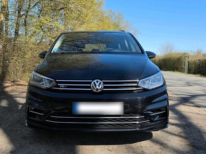 Second-hand VW Multivan 193 CP (141 kW) 2017 Negru Monovolum