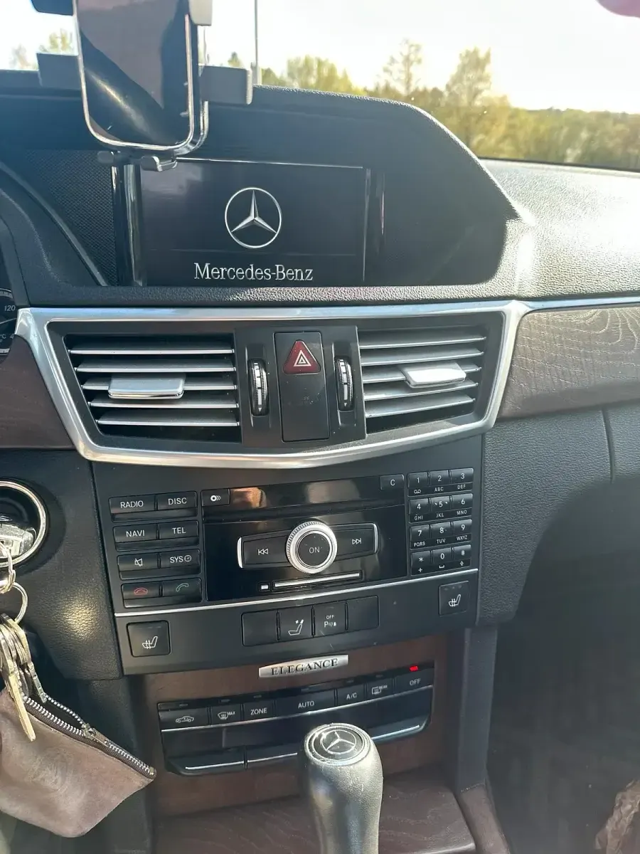 Second-hand Mercedes E220 170 CP (125 kW) 2011 Negru Break