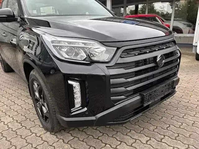 Gebraucht SsangYong Musso 203 PS (149 kW) 2024 Schwarz Pickup