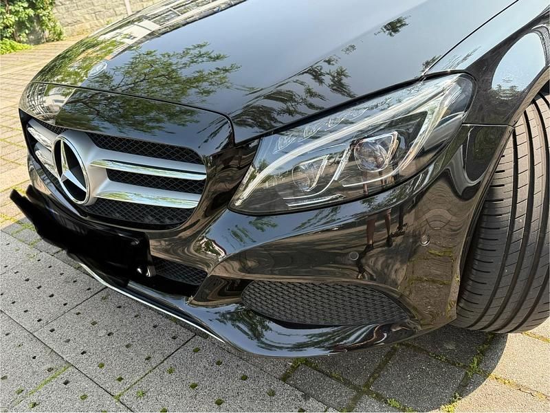 Schwarz Gebraucht 2017 Mercedes C200 Limousine | 20.000 € (Fairer Preis) - Bild 1/4